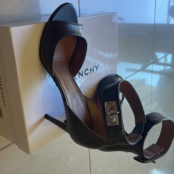 Givenchy sandal shark lock - Picture 4 of 7